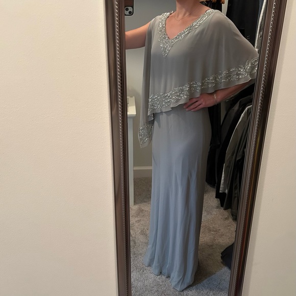 J Kara women’s formal dress - Size 6 - Picture 11 of 13